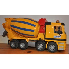 Bruder Mercedes Benz Actros 4143 Cement Mixer Construction Vehicle Truck Kid Toy